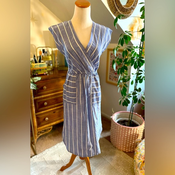 Universal Thread Dresses & Skirts - Universal Thread Blue and White Striped Midi Dress